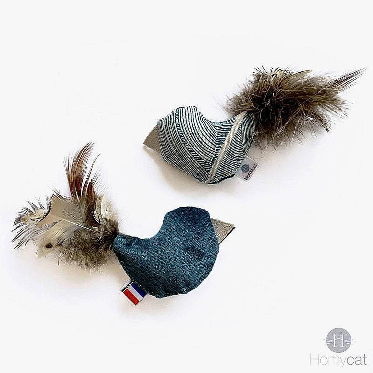 Homycat Catnip Bird Toy With Feathers For Cats, In Ecru Fabric | Homycat | at Made Moggie